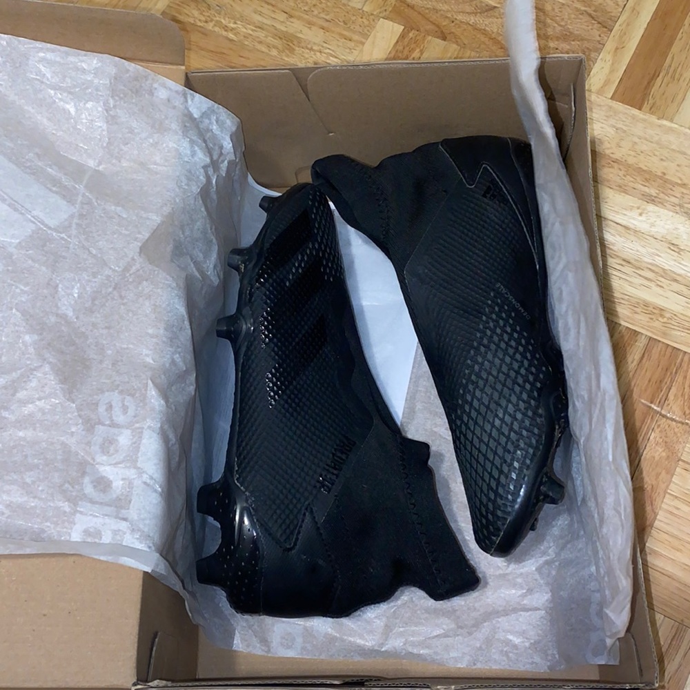 Adidas soccer cleat (predator 20.3 LL FG)